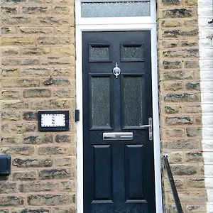 https://delightful-2-bed-town-centre-house-sleeps-6.yorkshirehotels.net