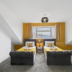 https://home-in-woodhouse-leeds.yorkshirehotels.net