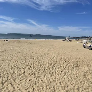 https://tropical-retreat-1-bed-apartment-quiet-free-parking-and.bournemouth-hotels.org