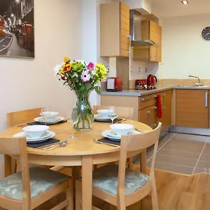 https://royal-crossharbour-apartment.brighton-hotels-england.com
